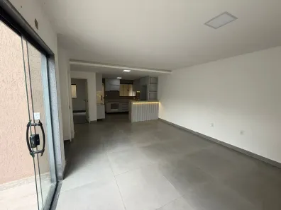 Casa com 4 Quartos para venda ou aluguel, 200m² no Vargem Grande, Rio de Janeiro