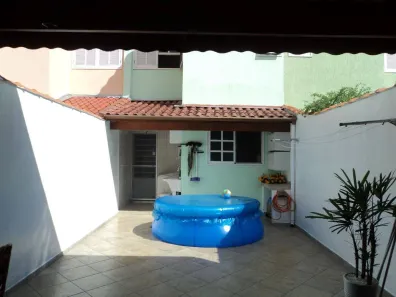 Casa de Condomínio com 2 Quartos à venda, 117m² no Jardim Califórnia, Jacareí