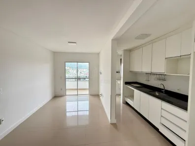 Apartamento com 3 Quartos para alugar, 80m² no Fazenda, Itajaí