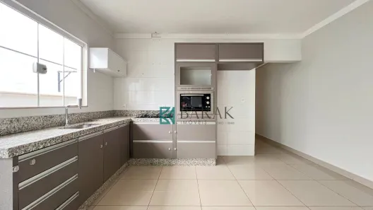 Sobrado com 3 Quartos à venda, 150m² no Jardim Paris VI, Maringá