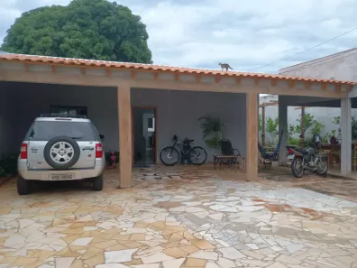 Casa com 4 Quartos à venda, 240m² no Tiradentes, Campo Grande