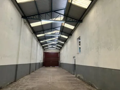 Galpão/Depósito/Armazém para alugar, 500m² no Vila Anastácio, São Paulo