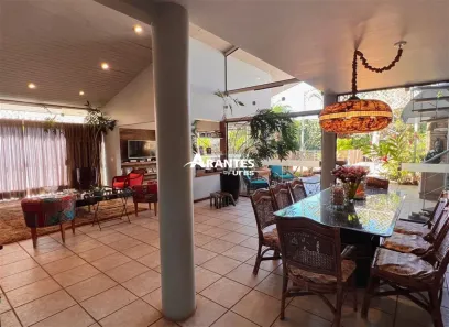 Casa de Condomínio com 3 Quartos à venda, 365m² no Jardim Karaíba, Uberlândia