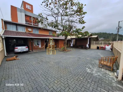 Casa com 4 Quartos à venda, 298m² no Meia Praia, Navegantes