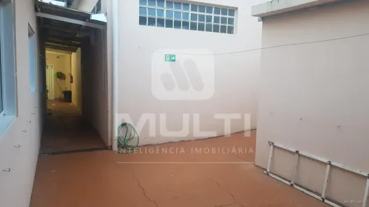Casa com 1 Quarto à venda, 676m² no Cidade Jardim, Uberlândia