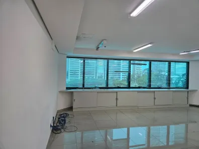Sala Comercial para alugar, 77m² no Alphaville Industrial, Barueri