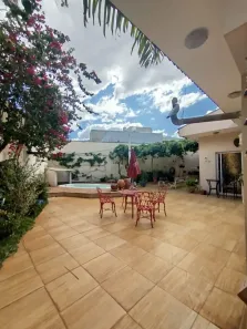 Casa com 3 Quartos para alugar, 281m² no Jardim Inconfidência, Uberlândia