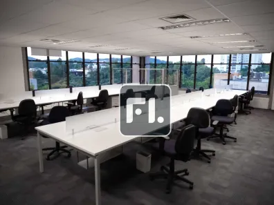 Sala Comercial para alugar, 540m² no Green Valley Alphaville, Barueri
