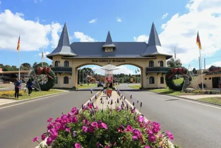 Lote/Terreno à venda, 200m² no Várzea Grande, Gramado