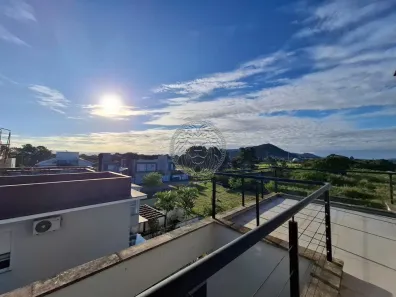 Casa com 3 Quartos à venda, 175m² no Campeche, Florianópolis