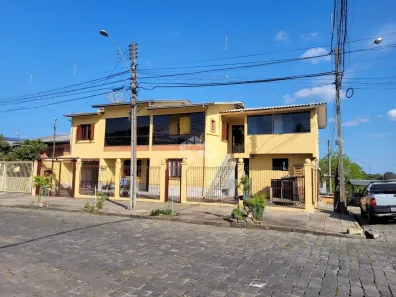 Casa com 7 Quartos à venda, 180m² no Santa Fé, Caxias do Sul