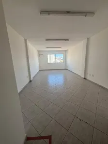 Ponto Comercial para alugar, 44m² no Imbetiba, Macaé