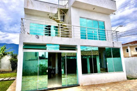 Casa de Condomínio com 4 Quartos à venda, 220m² no Massaguaçu, Caraguatatuba