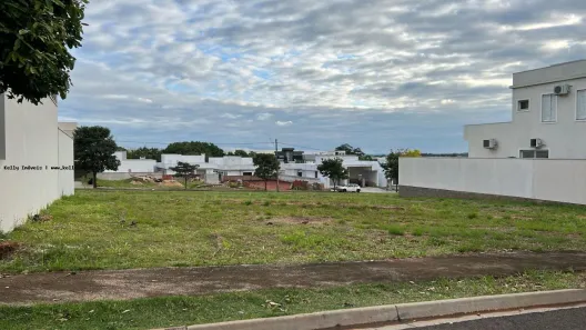 Lote/Terreno à venda, 300m² no Parque Residencial Mart Ville, Presidente Prudente