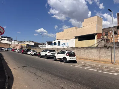 Casa com 1 Quarto para alugar, 56m² no Poço Rico, Juiz de Fora