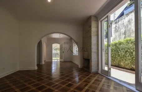 Sobrado com 4 Quartos para alugar, 250m² no Jardim Europa, Penápolis