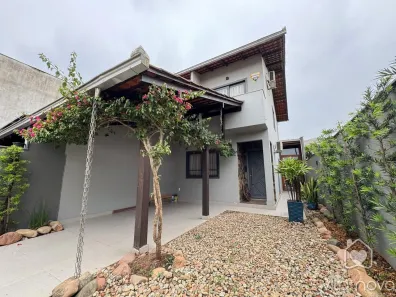 Casa com 2 Quartos à venda, 121m² no Vila Nova, Joinville
