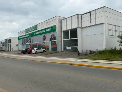 Galpão/Depósito/Armazém para alugar, 326m² no Centro, Camboriú