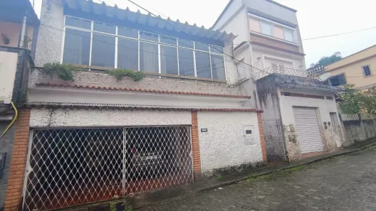 Prédio Residencial com 6 Quartos à venda, 300m² no Castelanea, Petrópolis