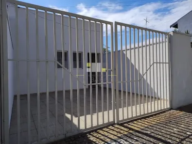 Casa com 2 Quartos para alugar, 125m² no Vila Menuzzo, Sumaré