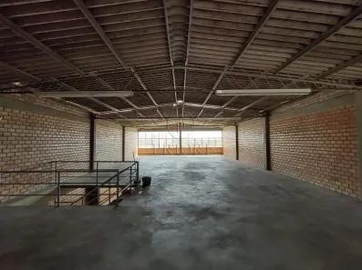 Galpão/Depósito/Armazém à venda, 550m² no Jardim Floresta, Porto Alegre
