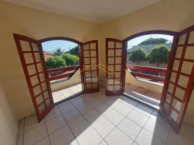 Casa com 3 Quartos para alugar, 125m² no Jardim São Roque, Americana