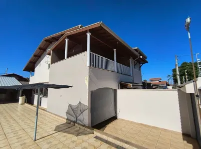 Casa com 4 Quartos à venda, 285m² no Jardim Alice, Jaguariúna