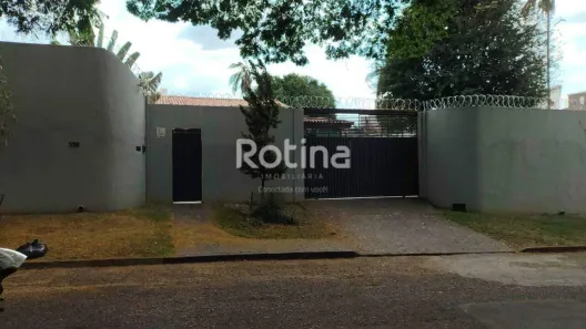 Casa com 4 Quartos para alugar, 140m² no Cidade Jardim, Uberlândia