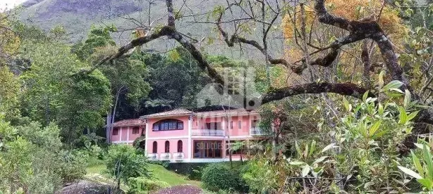 Casa com 3 Quartos à venda, 390m² no Araras, Petrópolis