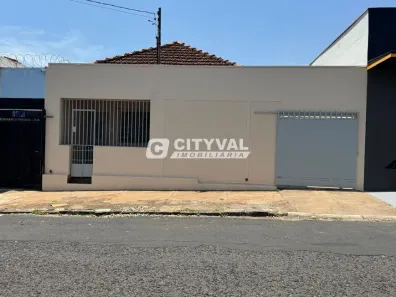 Casa com 2 Quartos para alugar, 73m² no Martins, Uberlândia