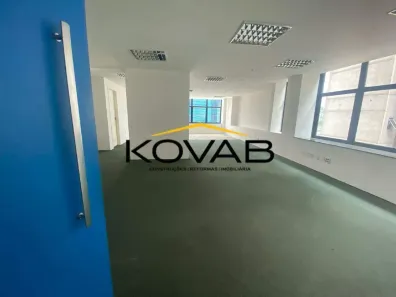 Sala Comercial para alugar, 244m² no Vila Olímpia, São Paulo
