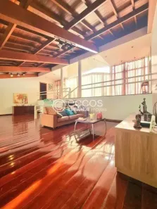 Casa com 4 Quartos à venda, 370m² no Saraiva, Uberlândia