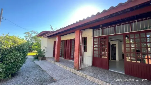 Casa com 3 Quartos para alugar, 180m² no Daniela, Florianópolis