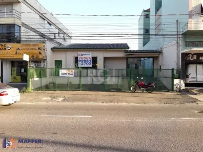 Casa com 3 Quartos para alugar, 221m² no Passo da Areia, Porto Alegre