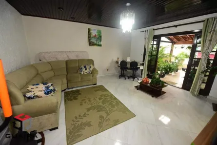 Sobrado com 2 Quartos à venda, 262m² no Vila Luzita, Santo André