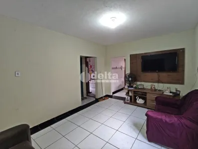 Casa com 3 Quartos à venda, 140m² no Jardim das Palmeiras, Uberlândia