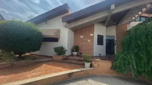 Casa com 4 Quartos à venda, 476m² no Jardim Gutierres, Sorocaba