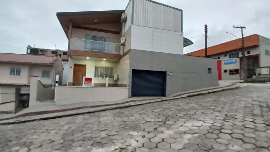 Casa com 3 Quartos à venda, 271m² no Serraria, São José