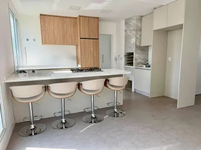Apartamento com 4 Quartos para alugar, 142m² no Centro, Balneário Camboriú