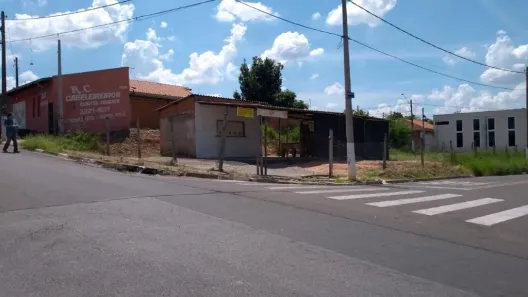 Lote/Terreno à venda, 705m² no Conjunto Habitacional Parque da Floresta, Campinas