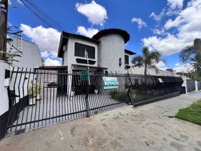 Imóvel Comercial com 7 Quartos para alugar, 257m² no Zona 08, Maringá