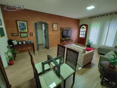 Casa com 3 Quartos para alugar, 195m² no Vila Galvão, Guarulhos
