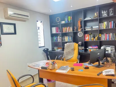 Ponto Comercial com 3 Quartos à venda, 54m² no Guabirotuba, Curitiba