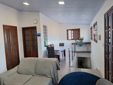 Casa com 2 Quartos à venda, 190m² no Jardim Sabará, Porto Alegre
