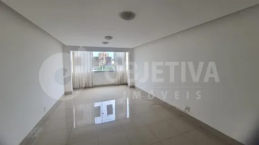 Apartamento com 3 Quartos para alugar, 80m² no Nossa Senhora Aparecida, Uberlândia