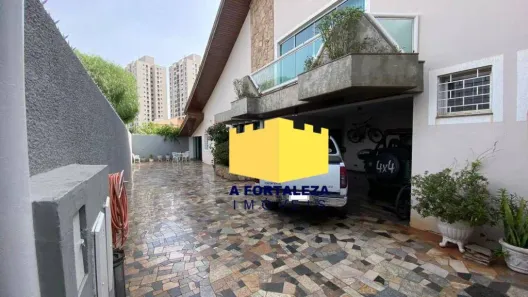 Casa com 3 Quartos para alugar, 270m² no Parque Novo Mundo, Americana