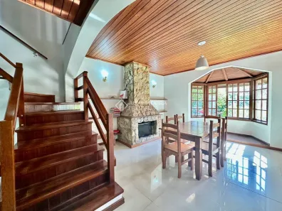 Casa com 4 Quartos à venda, 228m² no Lagoa da Conceição, Florianópolis