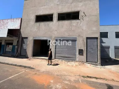 Prédio Comercial para alugar, 600m² no Nossa Senhora Aparecida, Uberlândia
