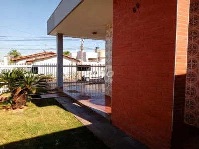 Casa com 4 Quartos à venda, 250m² no Tabajaras, Uberlândia