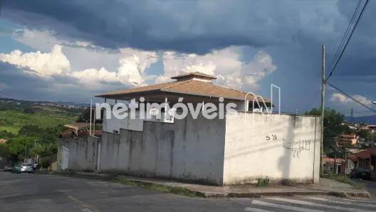 Casa com 2 Quartos à venda, 210m² no São João, Betim